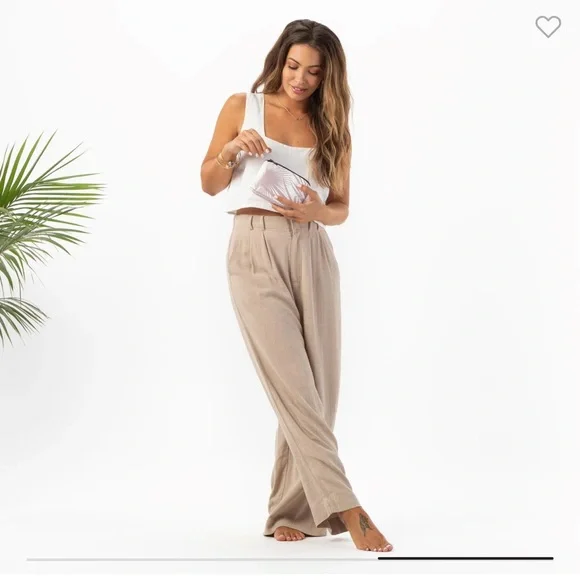 NWT! Aloha Collection mini pouch - Picture 3 of 3